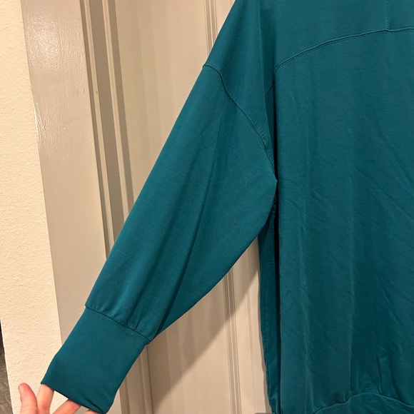 Teal Oversized Women's Top fabletics - Picture 3 of 5
